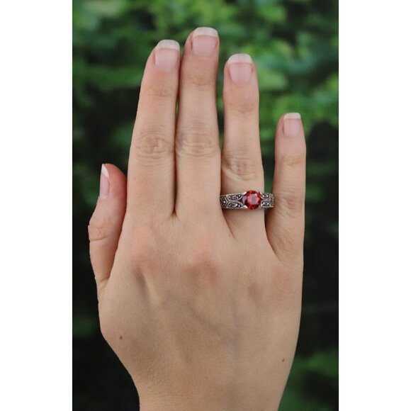 Sterling Silver Red Cubic Zirconia Marcasite Ring Size 8 - Picture 2 of 9